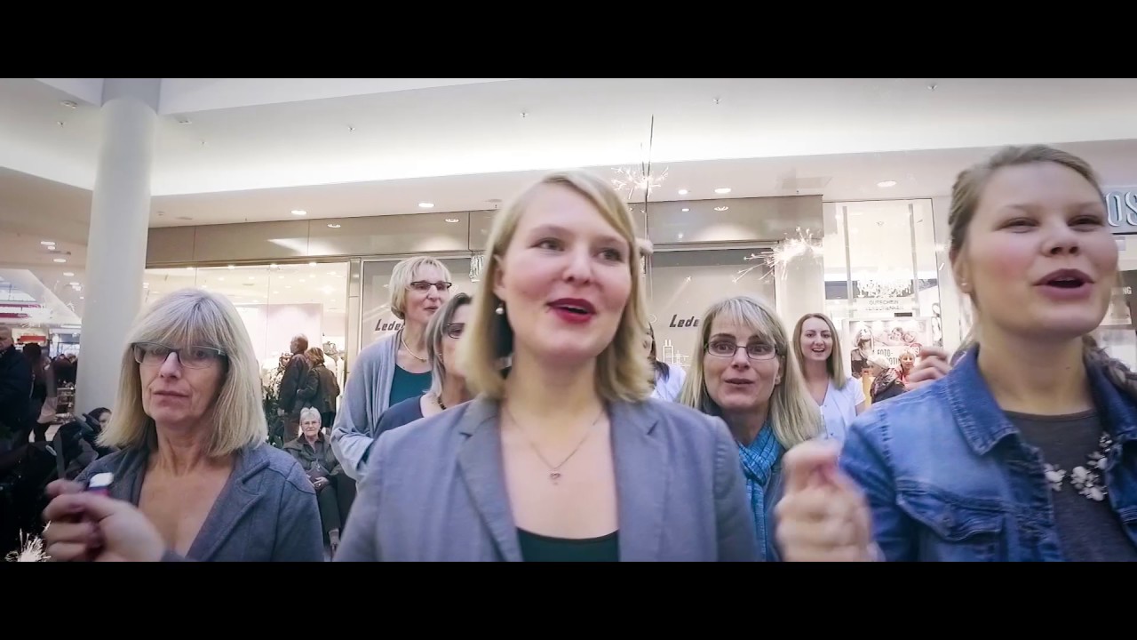 Gospel-Flashmob im Einkaufszentrum